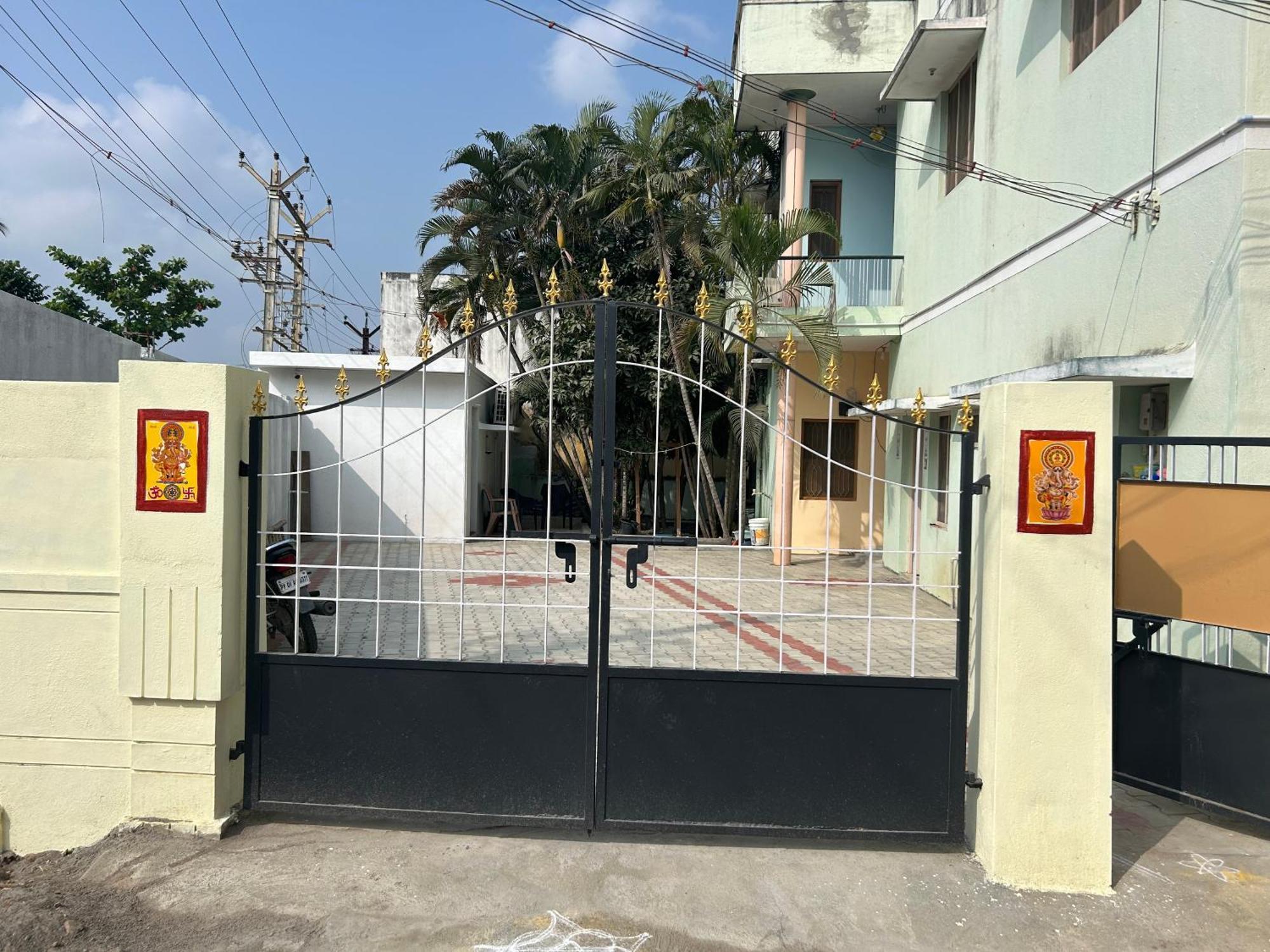 Anbu Ramana Guest House Tiruvannāmalai Exteriör bild