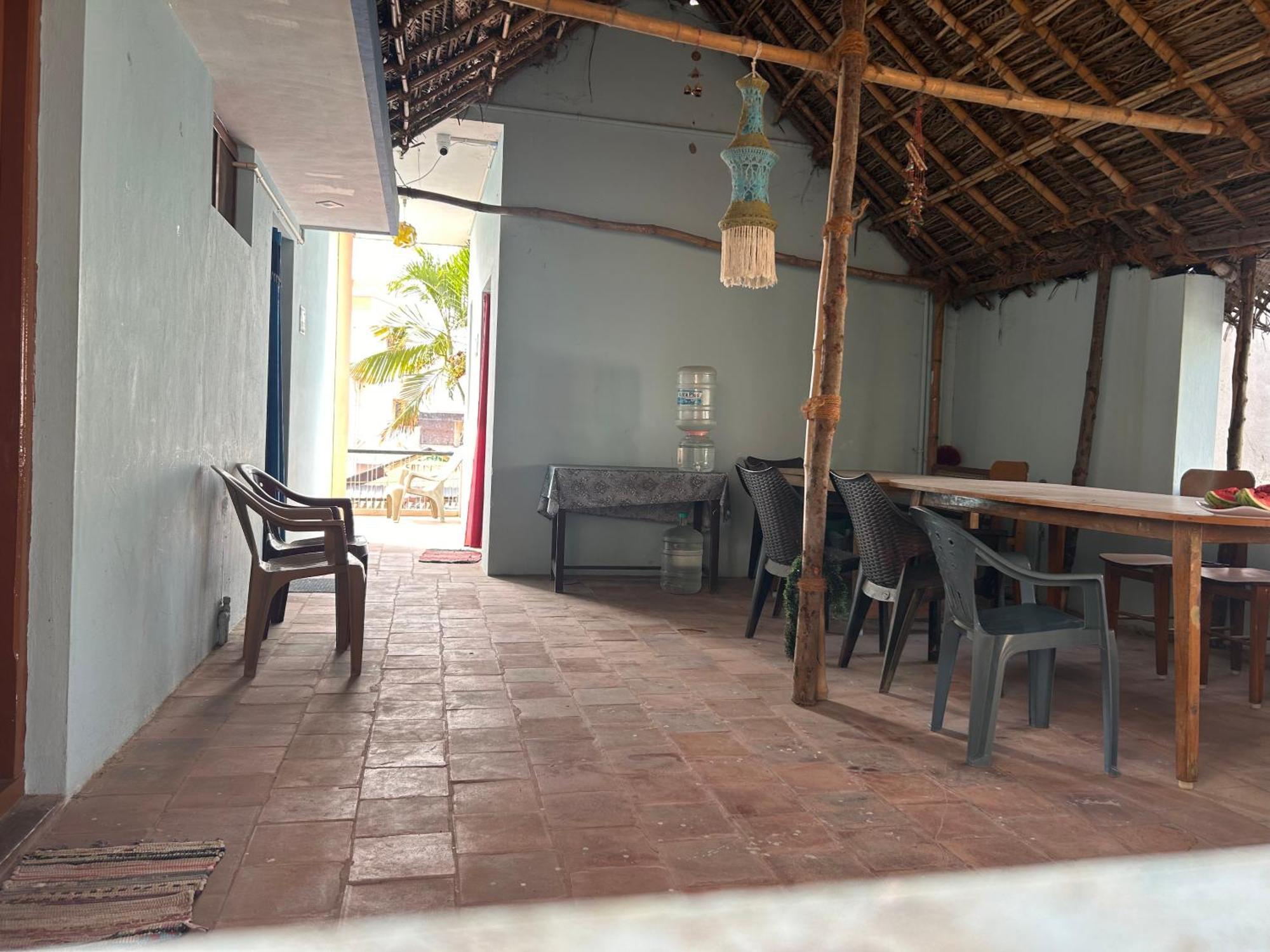 Anbu Ramana Guest House Tiruvannāmalai Exteriör bild