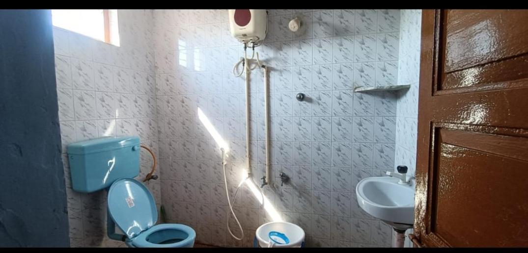 Anbu Ramana Guest House Tiruvannāmalai Exteriör bild