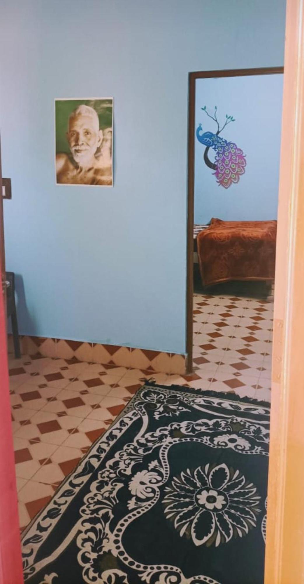Anbu Ramana Guest House Tiruvannāmalai Exteriör bild