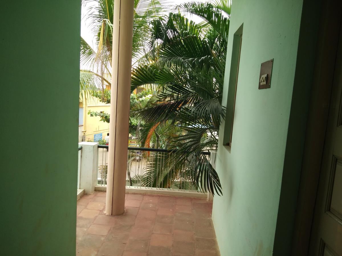 Anbu Ramana Guest House Tiruvannāmalai Exteriör bild