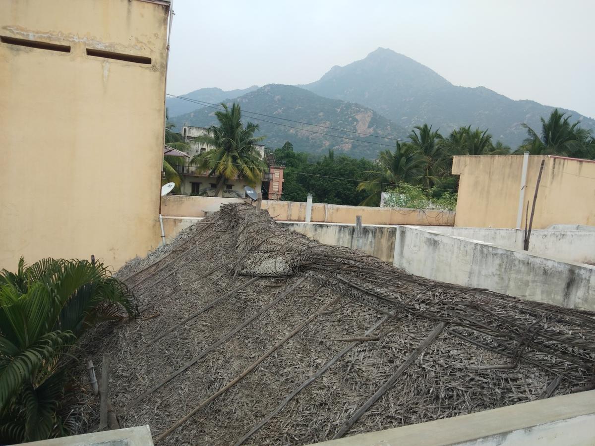 Anbu Ramana Guest House Tiruvannāmalai Exteriör bild