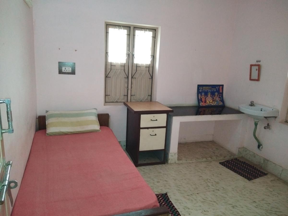 Anbu Ramana Guest House Tiruvannāmalai Exteriör bild