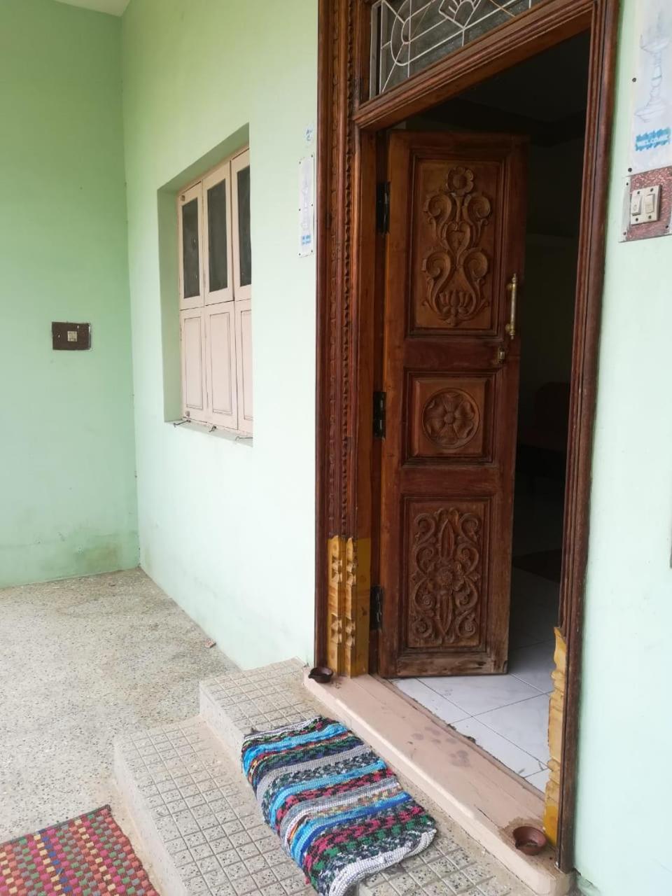Anbu Ramana Guest House Tiruvannāmalai Exteriör bild